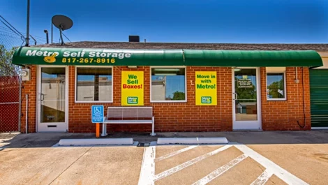 Front view of office at Metro Storage Euless.