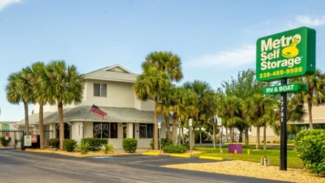 Front of Metro Storage at Fort Meyers.