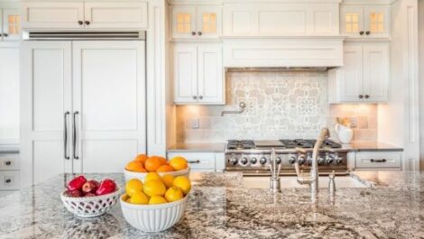 A kitchen properly staged for home viewings.