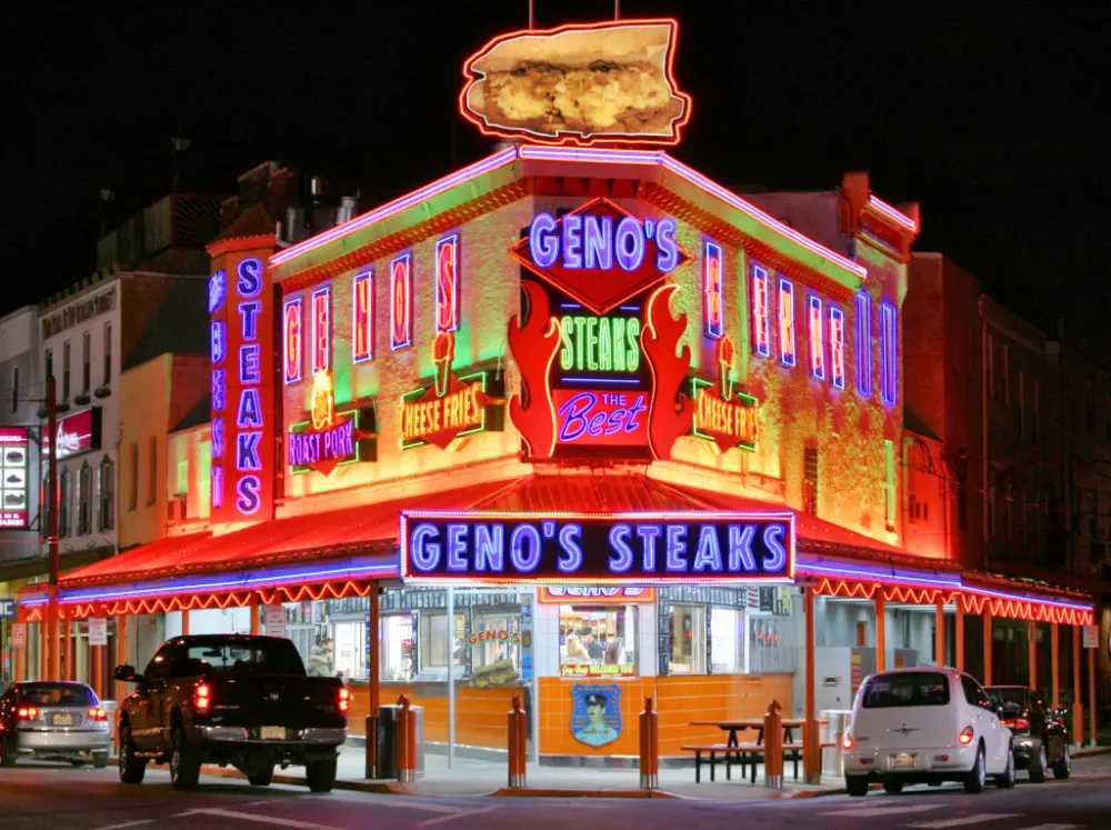 An exterior shot of Geno's Steaks in Philadelphia