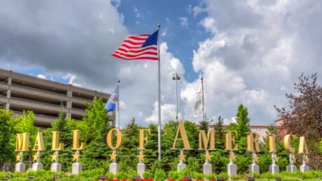 Mall of America Entrance Sign